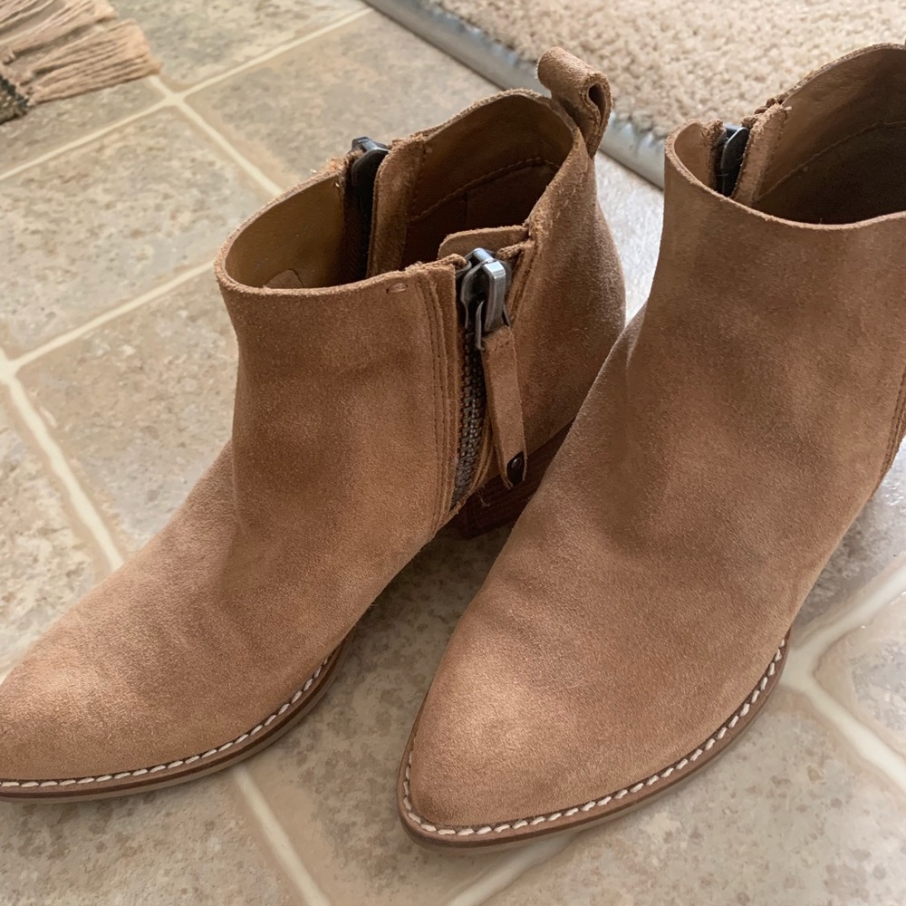 COPY - Dolce vita booties suede
